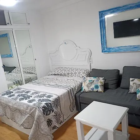 Apartment Sweet Benalmadena: Seaside With Pools And Wi-fi