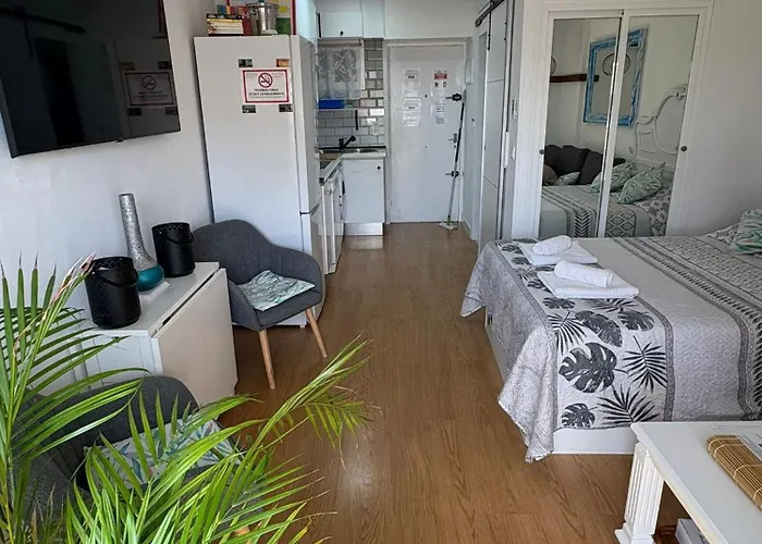 Apartament Sweet Estudio No Fumadores Con Vistas Al Mar Y Excelente Conexion Wifi Non Smoking With Sea Views And Excellent Wifi Enjoy Plenty Of Morning Sun Benalmádena